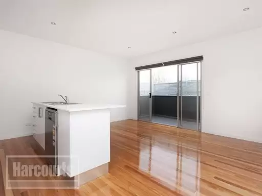 2/98 Normanby Avenue, Thornbury Leased by Harcourts Melbourne City