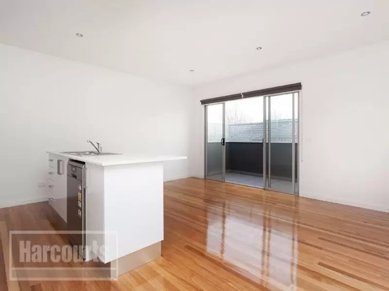 2/98 Normanby Avenue, Thornbury Leased by Harcourts Melbourne City - image 1