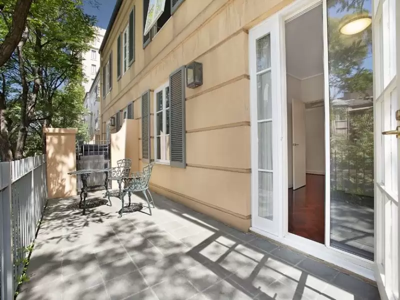 16/1 Wellington Crescent, East Melbourne Leased by Harcourts Melbourne City - image 2